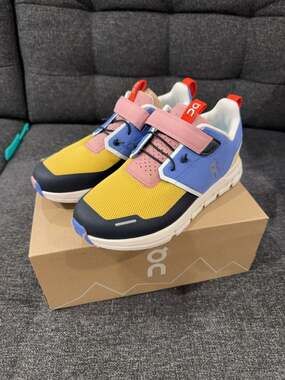 On Running Cloud Play Kids Sneakers Ultramarine Zephyr Size 3K